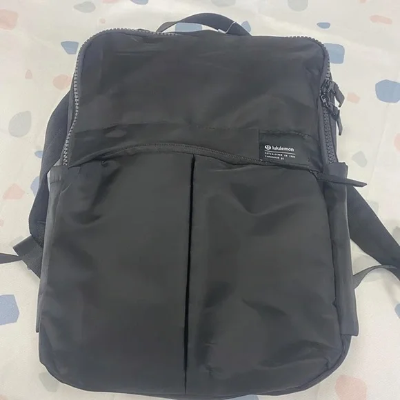 lululemon Everyday Backpack 2.0 23L Backpack - Picture 2 of 11